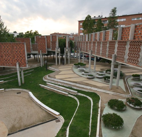 Jocs infantils al parc de la Constitució