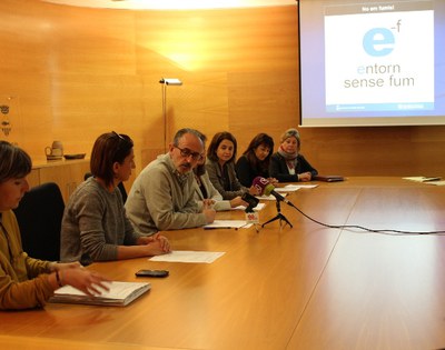 El projecte "Entorn sense fum" s'estendrà a nous equipaments educatius i culturals .