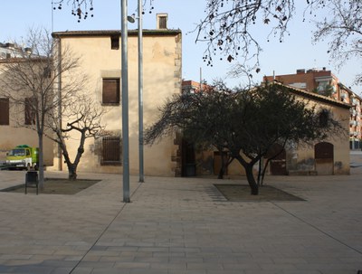 Licitació de les obres de la plaça d'Antoni Suñé i de les masies de Can Flequer i Can Pantiquet.