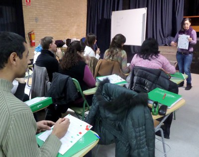 Unes 120 persones podran beneficiar-se dels cursos de formació ocupacional .