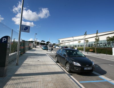 L'Ajuntament bonifica 15 minuts d'aparcament a la zona blava per a residents.