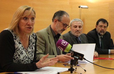 L'Ajuntament i l'ONCE signen un conveni per fer més accessible la ciutat a les persones invidents.