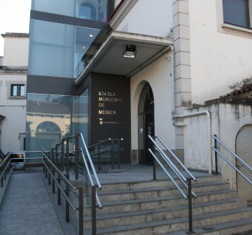 Un gran ventall d'activitats de l'Escola Municipal de Música i Dansa .