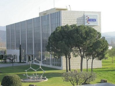 La multinacional alemanya Merck ratifica el seu compromís amb Mollet .