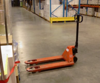 Finalitza el curs d'auxiliar de magatzem del programa Treball als Barris .