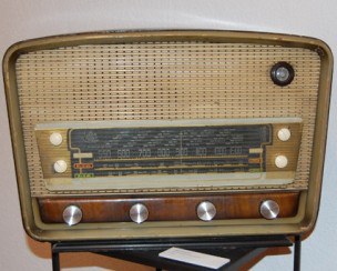 Donació de la col·lecció privada d'aparells de ràdio d'Antoni Bargalló a la ciutat.