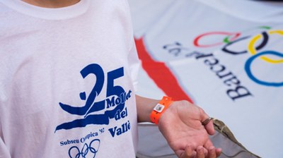 Centenars de molletans i molletanes commemoren els 25 anys dels Jocs Olímpics.