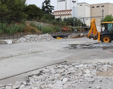 Continuen les obres de millora de l'estació de Santa Rosa .