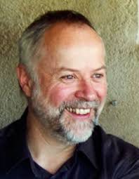 El director teatral Simon Edwards visita Mollet .