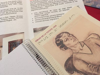 El Museu Abelló, pioner en apropar l’art a les persones amb discapacitat visual i auditiva .