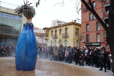 Una Dona d’Aigua presideix el centre de Mollet   .