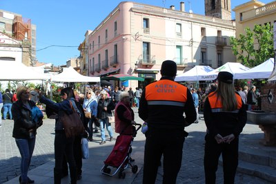 Els Agents Cívics comencen la campanya d’animals de companyia a Gallecs.