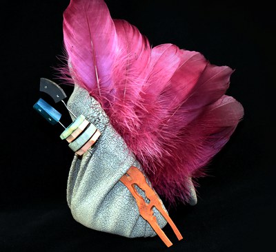 Terra d’ocells, exposició d’agulles i barrets a La Marineta.