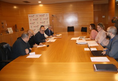 L’Ajuntament, sindicats i el món empresarial consensuen iniciar un Pla formatiu adreçat a la formació professional.