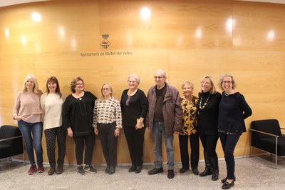 La Dècada de los 60 dóna la recaptació del seu darrer espectacle a l’Associació Mollet Contra el Càncer .