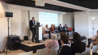 El sindic personer participa en una jornada sobre mediación en Francia.