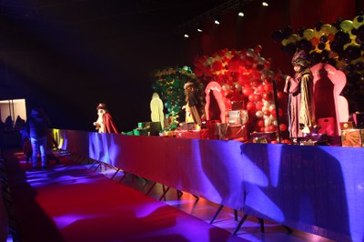 Más de 8.000 niños y niñas visitan la comitiva de los Reyes de Oriente en Mollet.