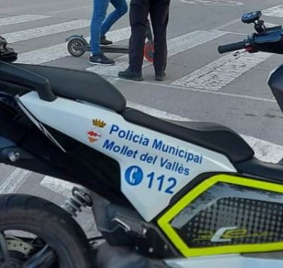 La Policia Municipal segueix amb les campanyes anuals de seguretat viària coordinades pel Servei Català de Trànsit .