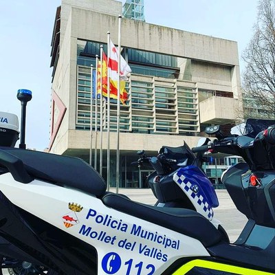 La Policía Municipal de Mollet denuncia a cinco conductores durante la campaña de motocicletas y ciclomotores.