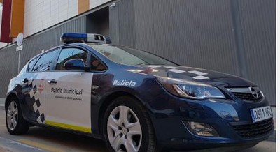 La Policía Municipal de Mollet denuncia a cuatro personas por vertidos ilegales en la vía pública.