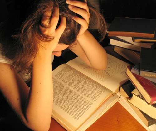 estudiant-aula-estudi.jpg