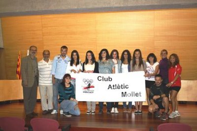 Recepció institucional a l’equip femení del Club Atlètic Mollet.