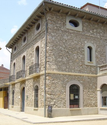 La Biblioteca Can Mulà convoca el I Concurs de Microrelats de Terror.