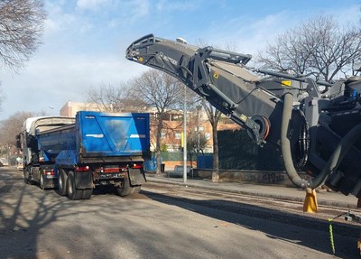 El Ayuntamiento inicia los trabajos de asfaltado de la calle de Sant Llorenç y un tramo de la avenida Jaume I.