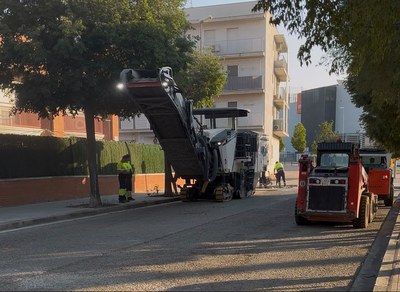 Empiezan los trabajos de reparación y mejora del asfalto en varias calles de la ciudad.