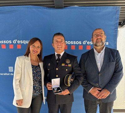 Entrega del reconocimiento.