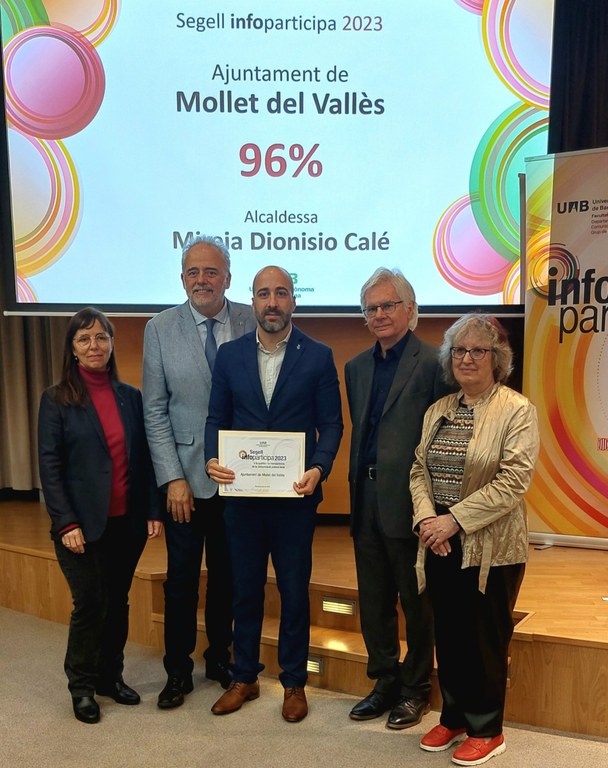 El concejal Transparencia Ferran Segarra reciben el sello El regidor Transparència Ferran Segarra reben el segell