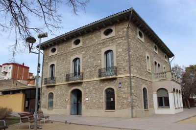 Biblioteca Can Mulà - Jordi Solé Tura