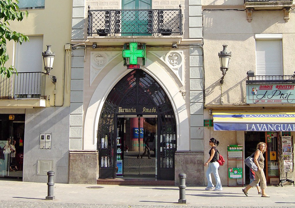 Farmacia Amadó.