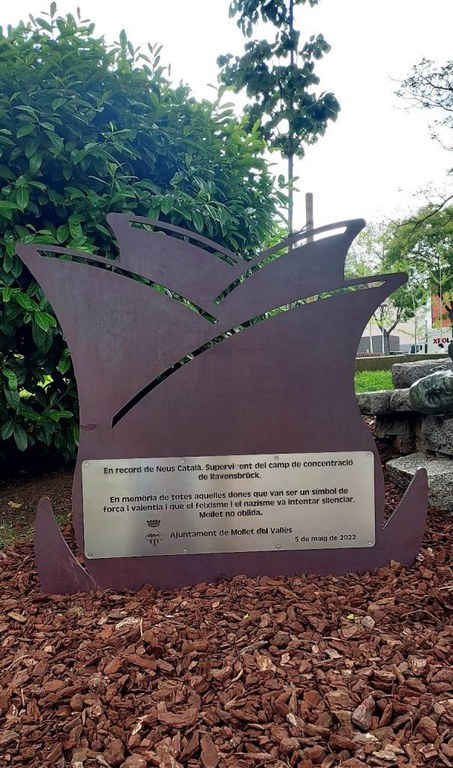 Monument en homenatge a Neus Català
